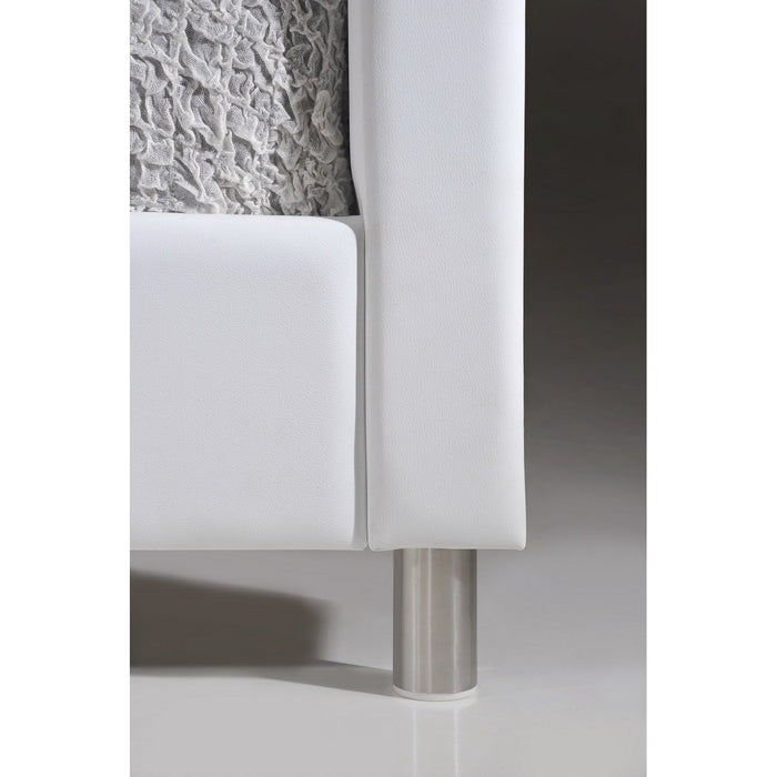Carlotta Transitional Bed