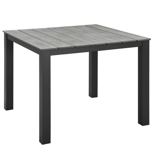 Outdoor Dining Tables