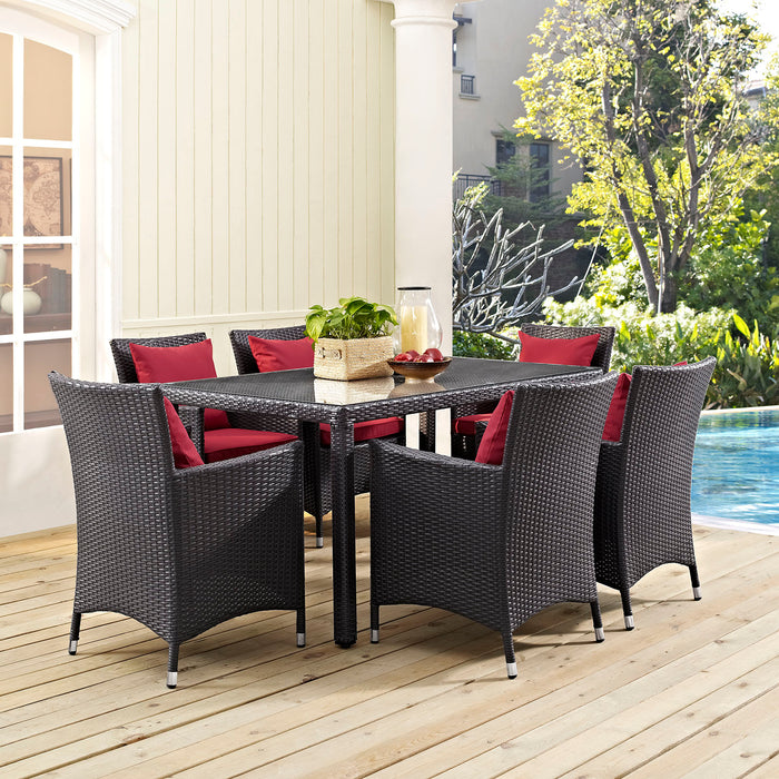 Outdoor Dining Tables